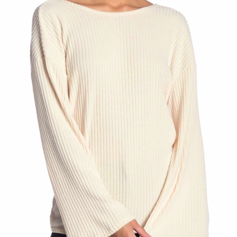 Back twist ribbed knit sweater